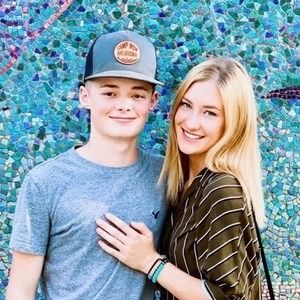 Meet your Posher, Cameron